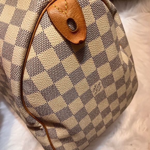 Beautiful Authentic Louis Vuitton Speedy 30 Damier GUC USA 2011 - Picture 12 of 17